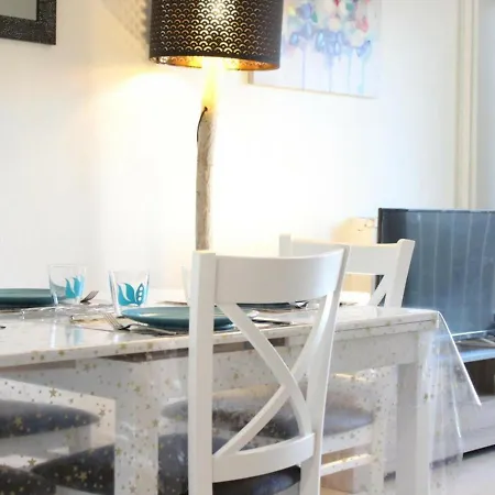 Familial Moderne Avec Parking Prive A - Fr-1-246-479 * Λα Ροσέλ